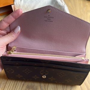 BRAND NEW Louis Vuitton Sarah Wallet